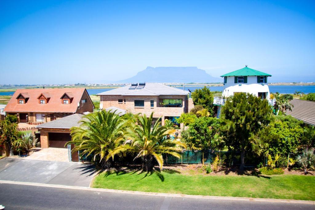 Cape Oasis Guesthouse Bloubergstrand Zewnętrze zdjęcie